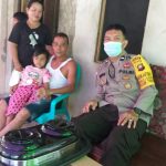 Bhabinkamtibmas Desa Sekaruh Lakukan Himbauan Masyarakat Untuk Mematuhi Prokes dan Menjaga Kamtibmas