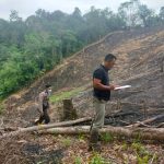 Bhabinkamtibmas Polsek Teriak lakukan pengecekan TKP Karhutla