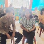 KAPOLEK LUMAR GAIT JUMAT CURHAT DI AULA KANTOR DESA