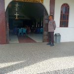 ANGGOTA POLSEK LUMAR PENGAMANAN IBADAH GEREJA