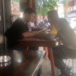 <em>Dengan Sambang, Bhabinkamtibmas Saling Bertukar Informasi dengan Warga</em>