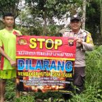 <em>Himbau Karhutla, Bhabinkamtibmas Cegah Kebakaran Hutan dan Lahan</em>