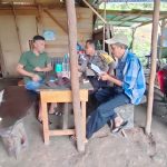 <em>Rutin Sambangi Warga,Bhabinkamtibmas Ajak Warga Ikut Peduli Keamanan Lingkungan</em>