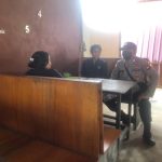 <em>Sambangi Warga, Bhabinkamtibmas Sampaikan Untuk Bijak Bermedia Sosial</em>