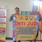 Bhabinkamtibmas sambang warga agar tidak bermain judi
