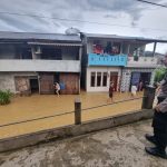 PERSONIL SAT SAMAPTA POLRES BENGKAYANG MELAKSANAKAN KEGIATAN EVALUASI BANJIR