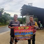 <em>Sambangi Warga , Bhabinkamtibmas Tak Lupa Sampikan Hombauan Karhutla</em>