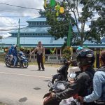 <em>Pastikan Keamanan dan Kenyamanan Jamaah, Polsek Bengkayang Laksanakan Pam Sholat Jum’at di Masjid Agung Asyuhada Bengkayang</em>