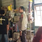 <em>Salah Satu Cara Bhabinkamtibmas Jaga Kondusifitas Keamanan Desa Dengan Rutin Sambangi Warga</em>