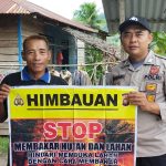 <em>Sambangi Warga , Bhabinkamtibmas Tak Pernah Bosan Sampikan Himbauan Karhutla</em>