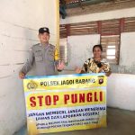 Cegah pungli di desa binaan,bhabinkamtibmas melaksanakan sambang dan sosialisasi
