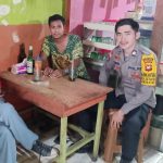 <em>Jalin Kedekatan Dengan Masyarakat, Bhabinkamtibmas Sambang Ke Wilayah Binaannya</em>