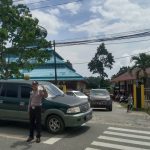 <em>Polsek Bengkayang Laksanakan Pengaturan Dan Pengamanan Sholat Jum’at</em>