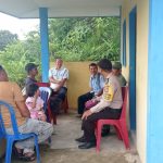 <em>Dalam Rangka Mentampaikan Himbauan Kamtibmas, Bhabinkamtibmas Rutin Laksanakan Sambang Kepada Warga</em>