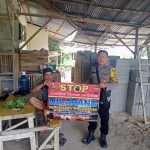 <em>Bhabinkamtibmas Kelurahan Sebalo Himbau Warga Tidak Membuka Lahan Dengan Cara Membakar</em>