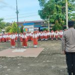 Memasuki Tahun Ajaran Baru 2023/2024 Kapolsek Bengkayang Polres Bengkayang Iptu Harto Simanjuntak menjadi Pembina Upacara di SD Negeri 02 Bengkayang Kec.Bengkayang Kab.Bengkayang,<br>Senin (17/07/2023) pagi.