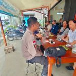 <em>Rutin Gelar Jum’at Curhat, Kapolsek Bengkayang Tingkatkan Komunikasi Dengan Tokoh Masyarakat</em>