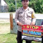 <em>Bhabinkamtibmas Himbau Masyarakat Untuk Tidak Membuka Lahan Dengan Membakar</em>