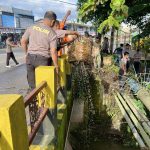 KERJA BAKTI SINERGITAS TNI POLRI DAN DINAS KEBERSIHAN KABUPATEN BENGKAYANG