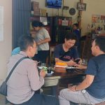 <em>Guna Sampaikan Pesan Pesan Kamtibmas, Bhabinkamtibmas Rutin Sambangi Warga</em>