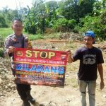 <em>Sambangi Warga , Bhabinkamtibmas Sampaikan Himbauan Karhutla</em>
