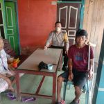 <em>Sambangi Warga, Salah Satu Cara Bhabinkamtibmas Berkomunikasi Dengan Masyarakat</em>