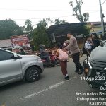 <em>Ciptakan Arus Lalu Lintas Yang Lancar, Polsek Bengkayang Laksanakan Strong Point</em>