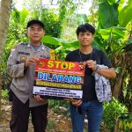 <em>Salah Satu Giat Rutin Bhabinkamtibmas Sampaikan Himbauan Karhutla Guna Mencegah Kerusakan Lingkungan</em>