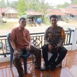 Kapolsek Sanggau Ledo Laksanakan Program Jum’at Curhat bersama Ketua DAD Kecamatan