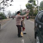 wujudkan Keselamatan, Ketertiban dan kelancaran Lalu Lintas,Personil Polsek Bengkayang Laksanakan Strong Point*