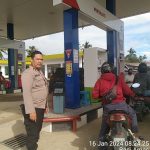 Patroli Rutin Polsek Bengkayang ,Pastikan Kegiatan Di SPBU berjalan Aman dan Tertib
