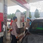Patroli Rutin Polsek Bengkayang ,Pastikan Kegiatan Di SPBU berjalan Aman dan Tertib