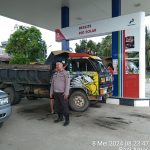 Patroli Rutin Polsek Bengkayang ,Pastikan Kegiatan Di SPBU berjalan Aman dan Tertib