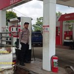 Patroli Rutin Polsek Bengkayang ,Pastikan Kegiatan Di SPBU berjalan Aman dan Tertib