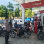 Patroli Rutin Polsek Bengkayang ,Pastikan Kegiatan Di SPBU berjalan Aman dan Tertib
