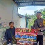 Sambangi Warga , Bhabinkamtibmas Sampaikan Himbauan Karhutla