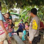 Bhabinkamtibmas Desa Bhakti Mulya Ajak Ibu-ibu Binaan Jalin Keakraban dalam Kegiatan Jum’at Curhat